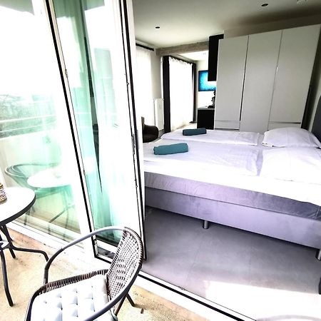 Hh 03 By Rockchair - Superhost Status - Modernes Apartment Mit Sonnigem Balkon & Premium Boxspringbetten In Winterhude - Hamburg Top Geheimtipp Exterior foto