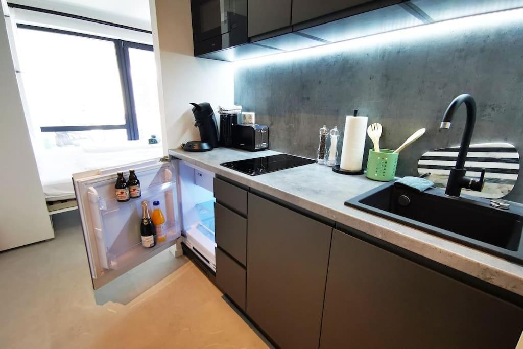 Hh 03 By Rockchair - Superhost Status - Modernes Apartment Mit Sonnigem Balkon & Premium Boxspringbetten In Winterhude - Hamburg Top Geheimtipp Exterior foto