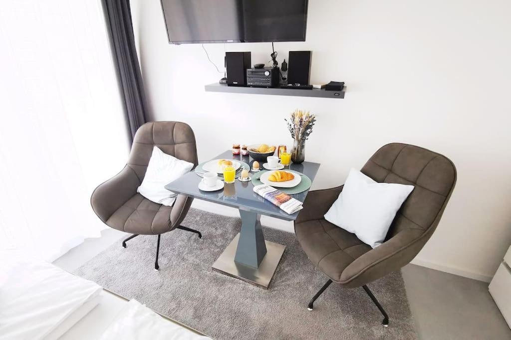 Hh 03 By Rockchair - Superhost Status - Modernes Apartment Mit Sonnigem Balkon & Premium Boxspringbetten In Winterhude - Hamburg Top Geheimtipp Exterior foto