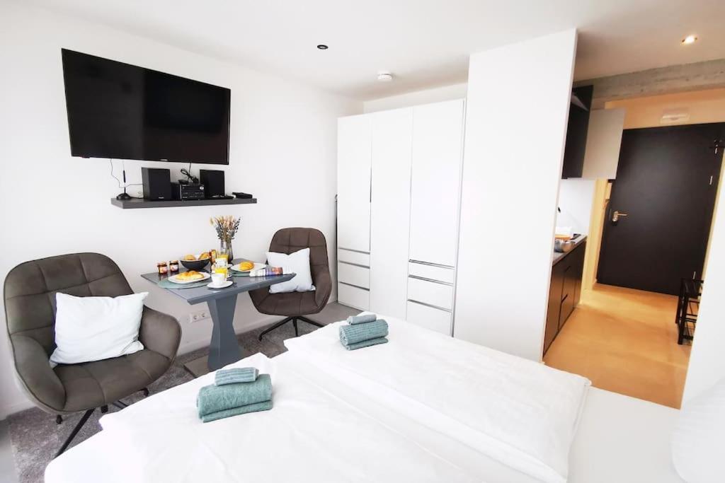 Hh 03 By Rockchair - Superhost Status - Modernes Apartment Mit Sonnigem Balkon & Premium Boxspringbetten In Winterhude - Hamburg Top Geheimtipp Exterior foto