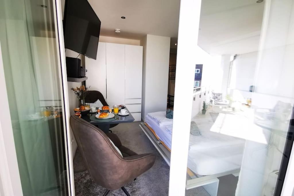 Hh 03 By Rockchair - Superhost Status - Modernes Apartment Mit Sonnigem Balkon & Premium Boxspringbetten In Winterhude - Hamburg Top Geheimtipp Exterior foto
