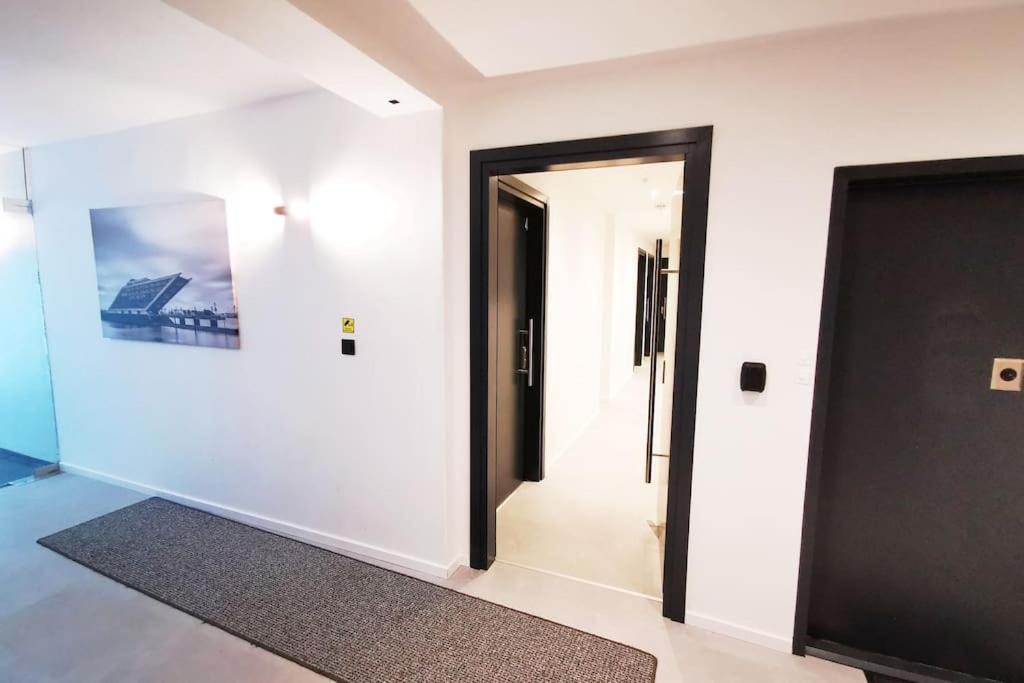 Hh 03 By Rockchair - Superhost Status - Modernes Apartment Mit Sonnigem Balkon & Premium Boxspringbetten In Winterhude - Hamburg Top Geheimtipp Exterior foto